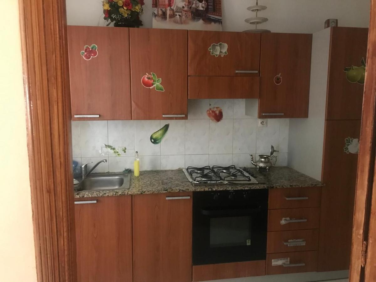 Appartement Familal A Trois Chambres En Face Marjane & Hotel Ahlen Tangier Exterior photo